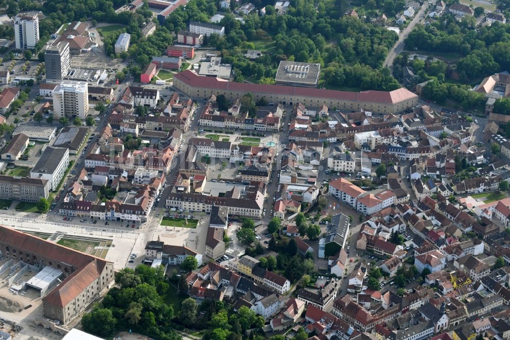 Germersheim aus der Vogelperspektive: Stadtzentrum im Innenstadtbereich in Germersheim im Bundesland Rheinland-Pfalz, Deutschland