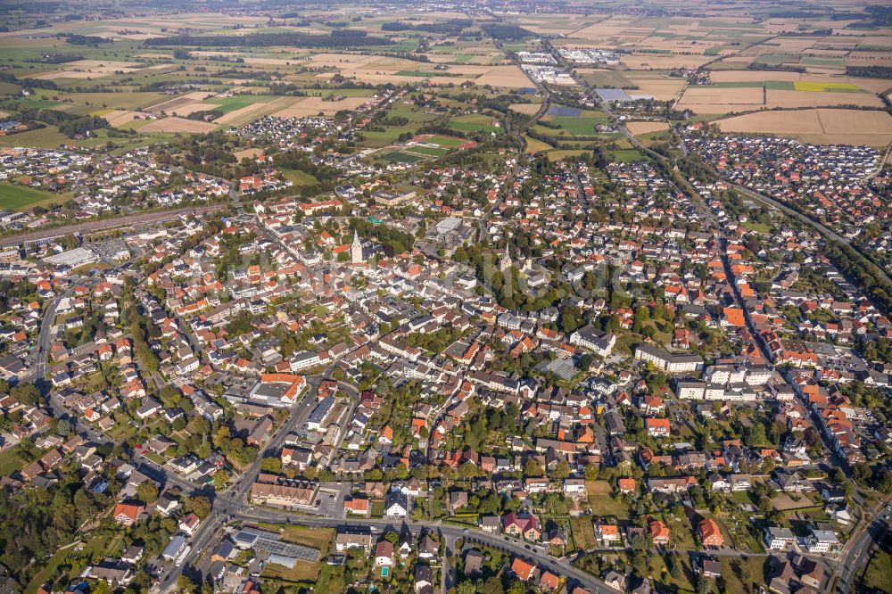 Luftaufnahme Geseke - Stadtzentrum im Innenstadtbereich in Geseke im Bundesland Nordrhein-Westfalen, Deutschland