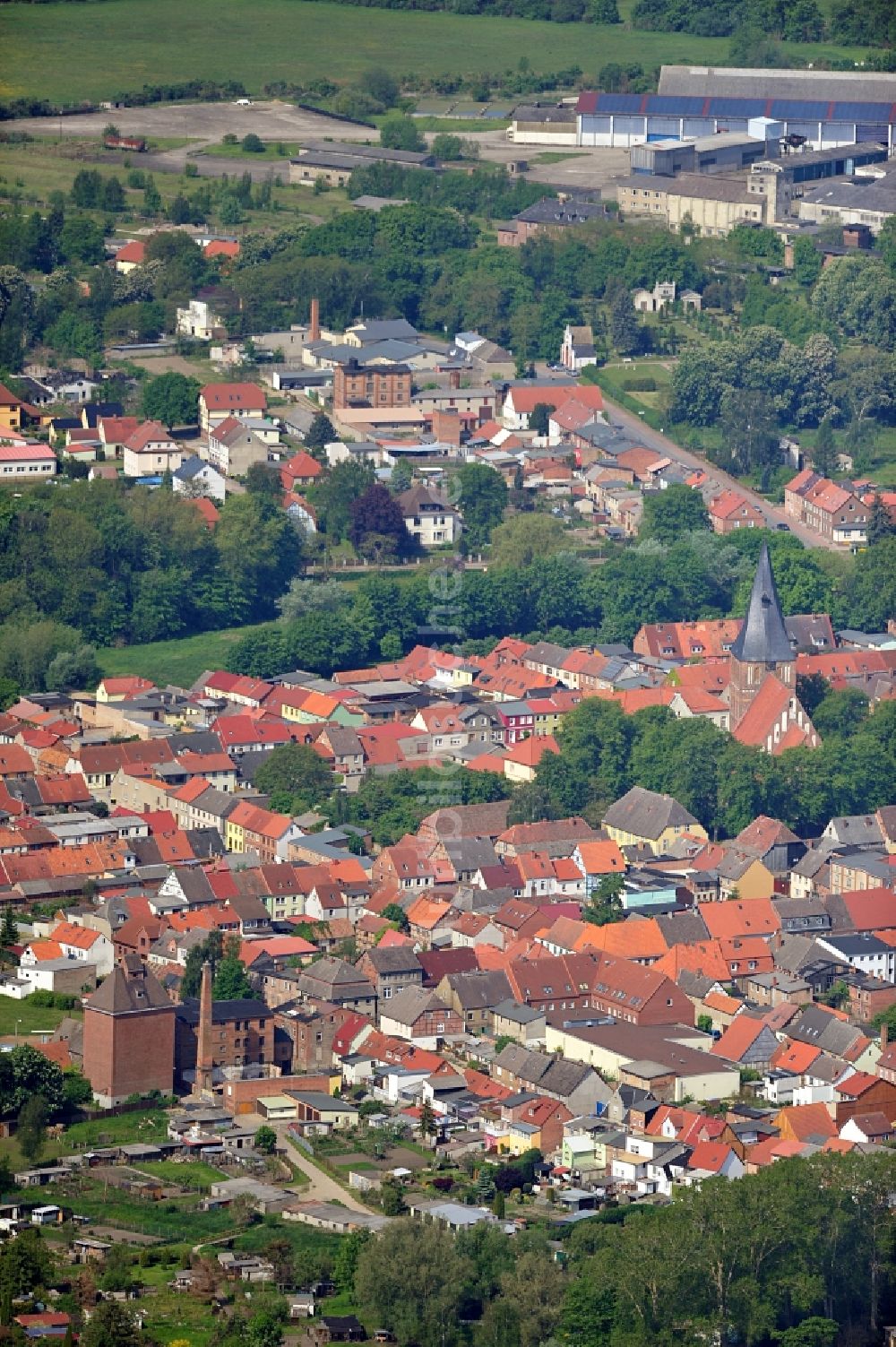 Luftaufnahme Gnoien - Stadtzentrum im Innenstadtbereich in Gnoien im Bundesland Mecklenburg-Vorpommern, Deutschland