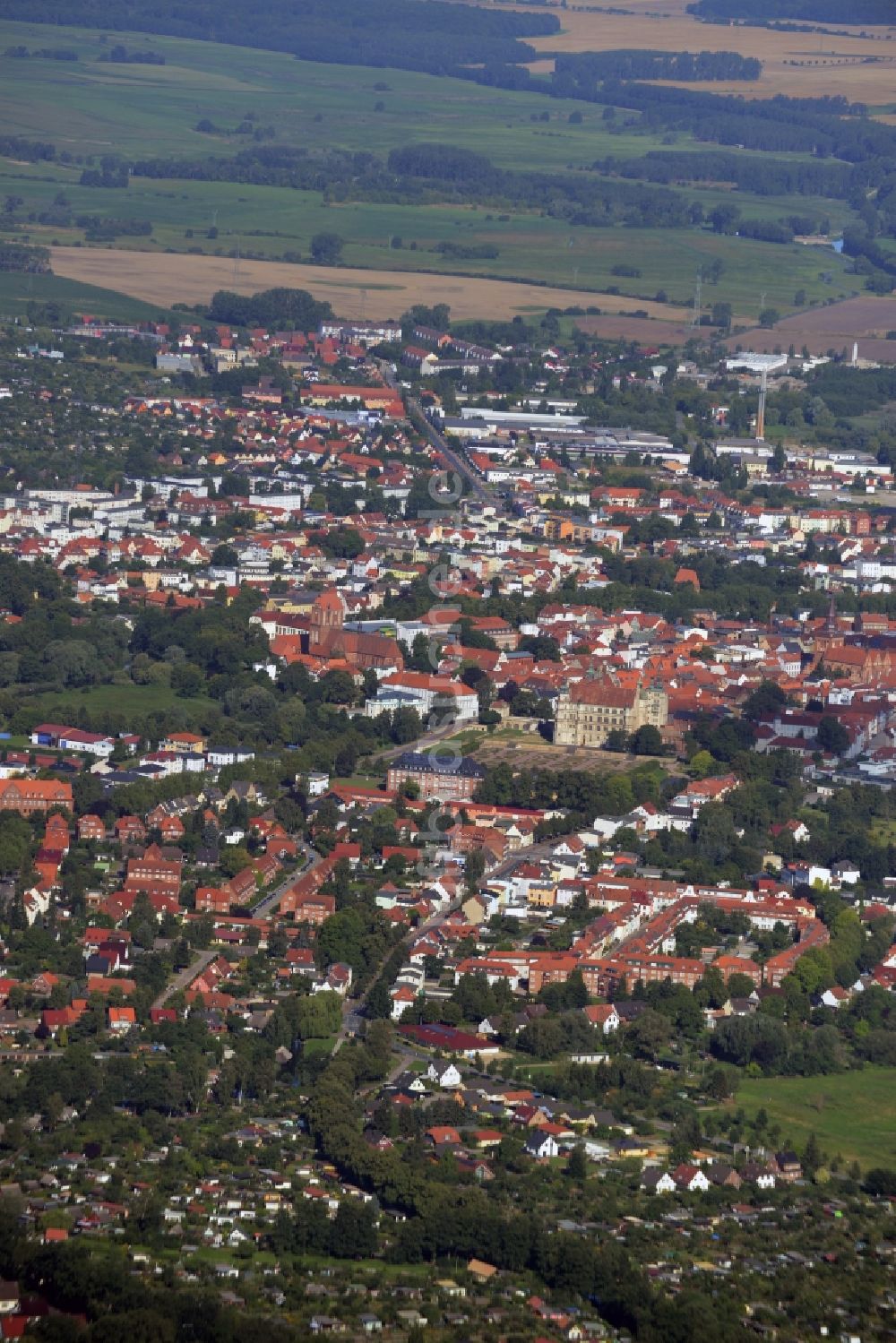 Luftbild Güstrow - Stadtzentrum im Innenstadtbereich in Güstrow im Bundesland Mecklenburg-Vorpommern