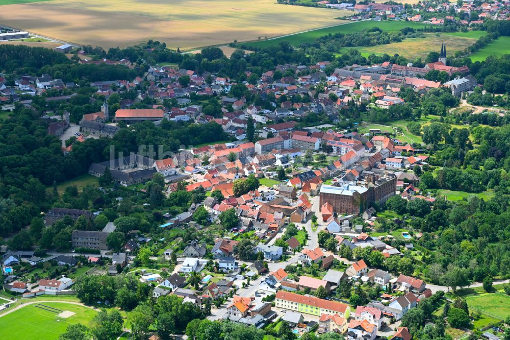 Hadmersleben von oben - Stadtzentrum im Innenstadtbereich in Hadmersleben im Bundesland Sachsen-Anhalt, Deutschland