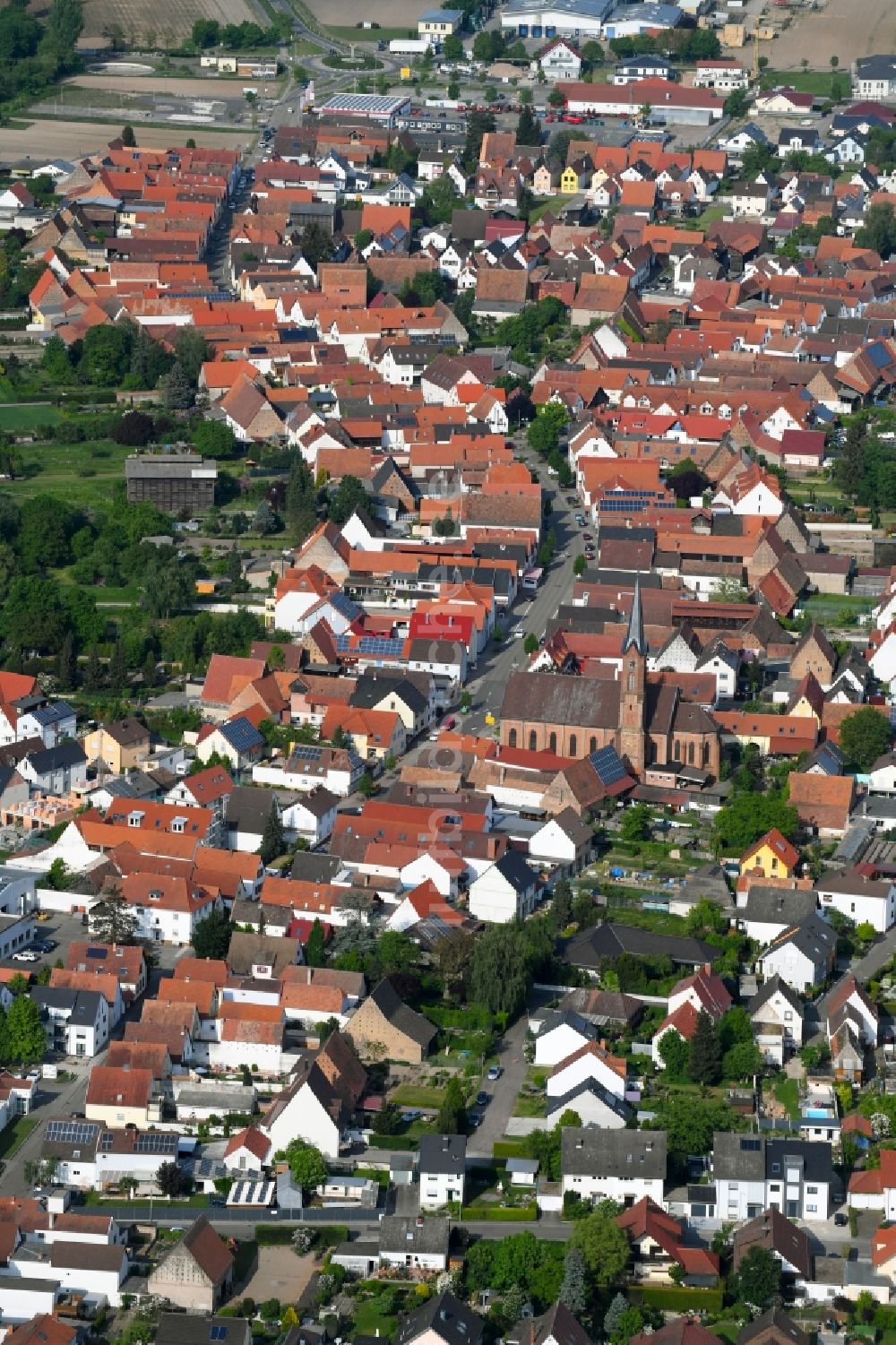 Harthausen von oben - Stadtzentrum im Innenstadtbereich in Harthausen im Bundesland Rheinland-Pfalz, Deutschland