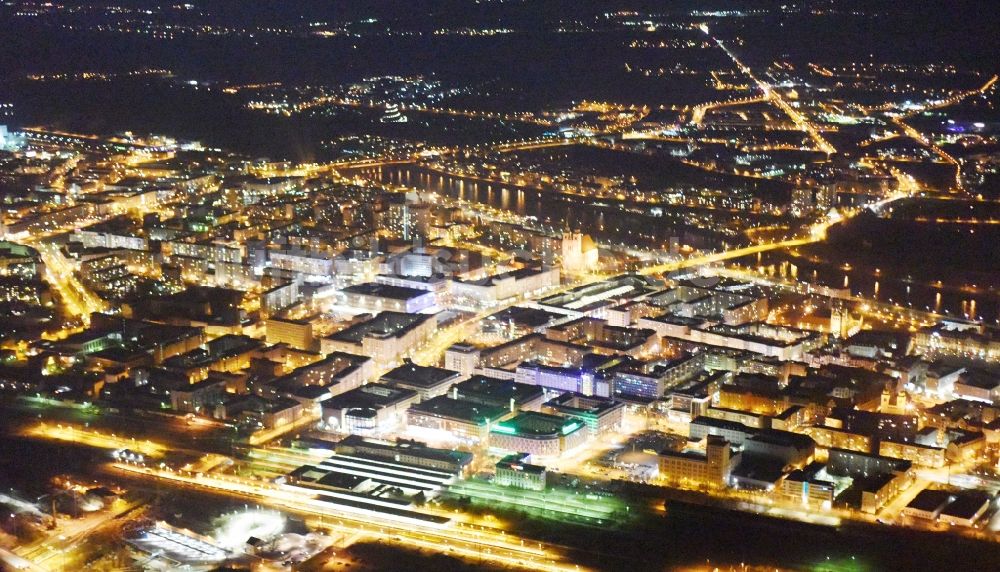 Magdeburg aus der Vogelperspektive: Stadtzentrum im Innenstadtbereich am Hauptbahnhof der Deutschen Bahn im Ortsteil Altstadt in Magdeburg im Bundesland Sachsen-Anhalt