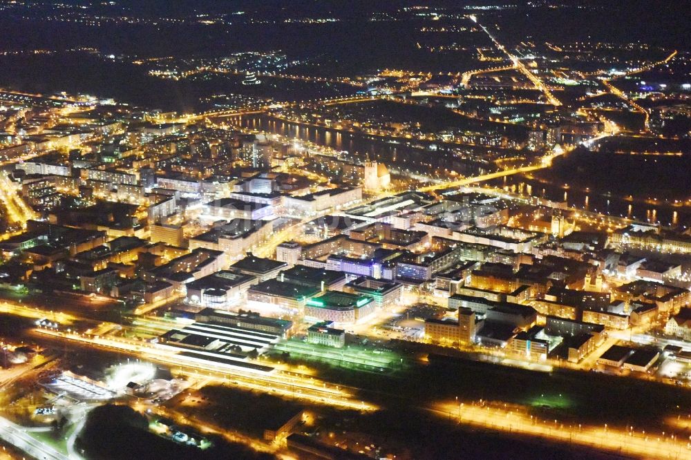 Luftbild Magdeburg - Stadtzentrum im Innenstadtbereich am Hauptbahnhof der Deutschen Bahn im Ortsteil Altstadt in Magdeburg im Bundesland Sachsen-Anhalt