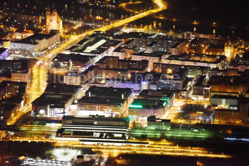 Luftaufnahme Magdeburg - Stadtzentrum im Innenstadtbereich am Hauptbahnhof der Deutschen Bahn im Ortsteil Altstadt in Magdeburg im Bundesland Sachsen-Anhalt