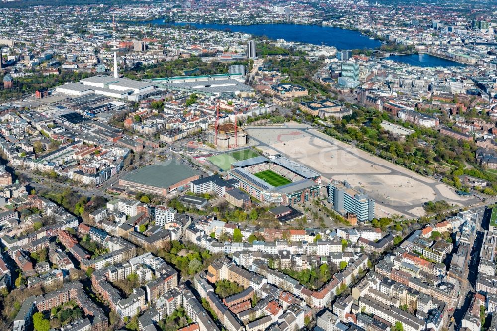 Hamburg von oben - Stadtzentrum im Innenstadtbereich am Heiligengeistfeld zwischen Budapester Straße - Neuer Kamp in Hamburg, Deutschland