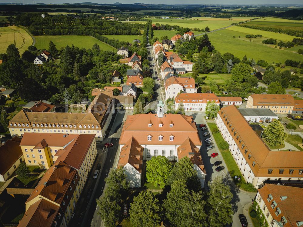 Herrnhut aus der Vogelperspektive: Stadtzentrum im Innenstadtbereich in Herrnhut im Bundesland Sachsen, Deutschland