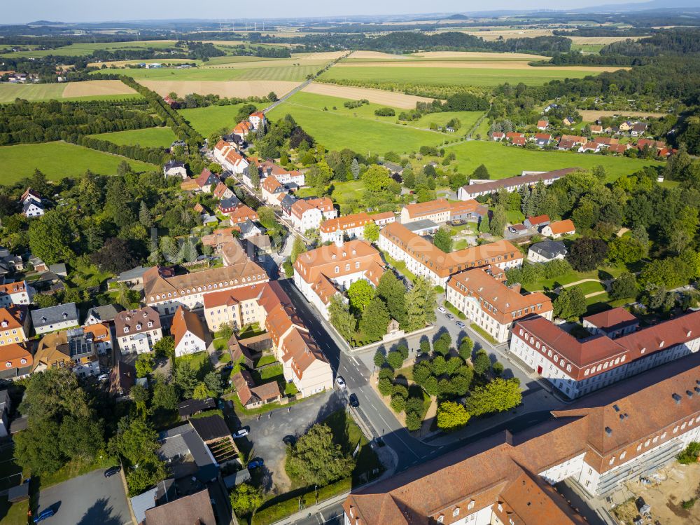 Herrnhut aus der Vogelperspektive: Stadtzentrum im Innenstadtbereich in Herrnhut im Bundesland Sachsen, Deutschland