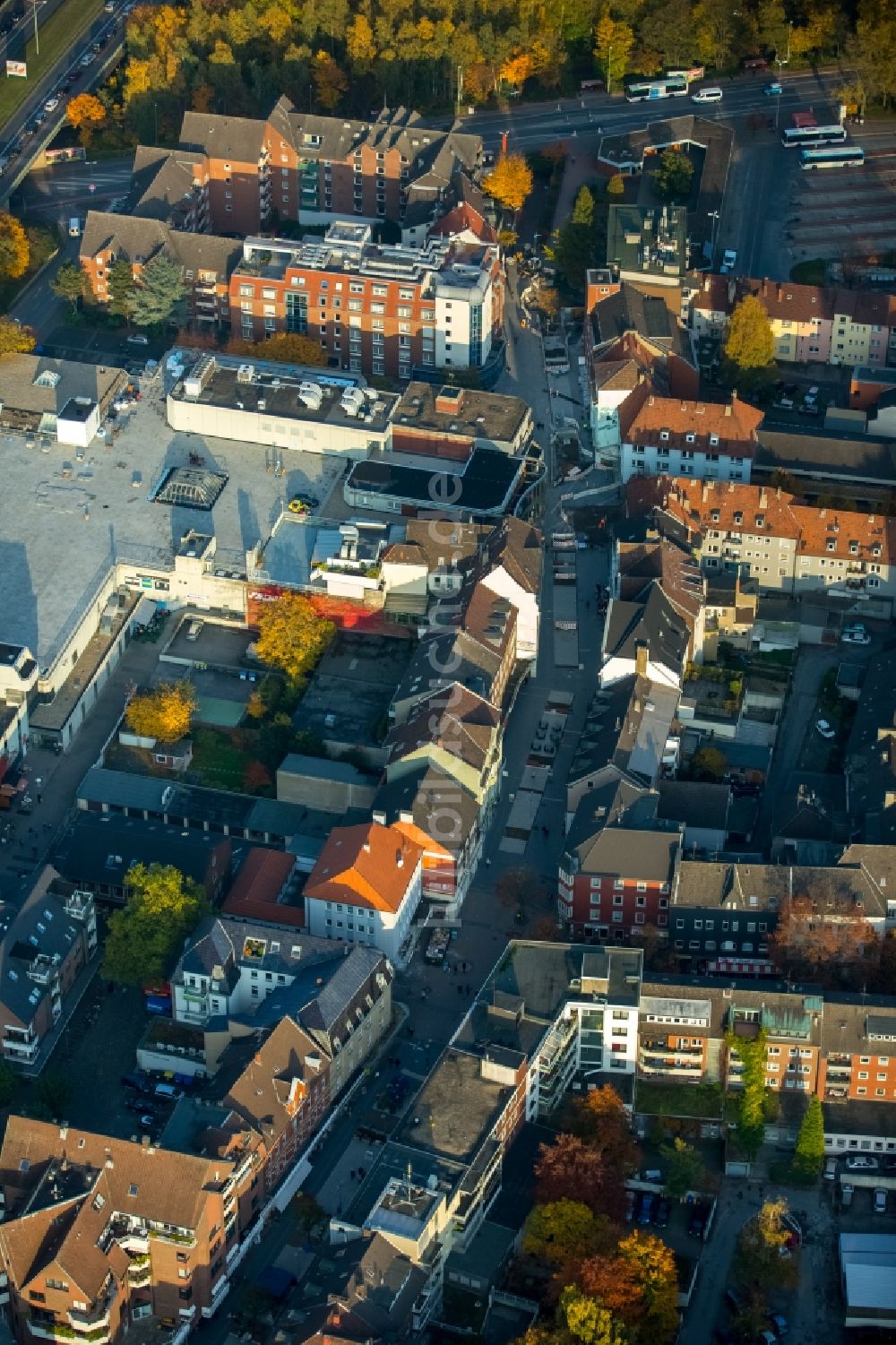 Gladbeck von oben - Stadtzentrum im Innenstadtbereich Hochstraße in Gladbeck im Bundesland Nordrhein-Westfalen