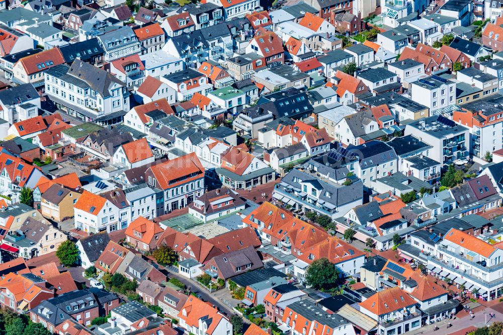 Norderney von oben - Stadtzentrum im Innenstadtbereich auf der Insel Norderney im Bundesland Niedersachsen, Deutschland