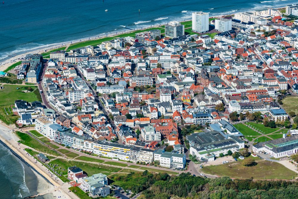 Luftaufnahme Norderney - Stadtzentrum im Innenstadtbereich auf der Insel Norderney im Bundesland Niedersachsen, Deutschland