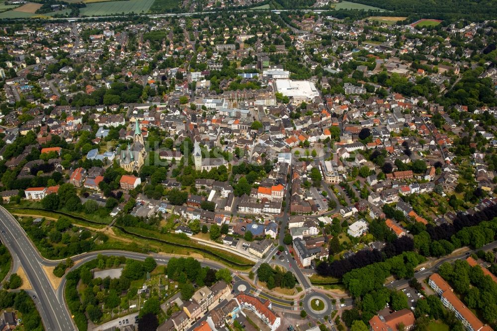 Kamen von oben - Stadtzentrum im Innenstadtbereich in Kamen im Bundesland Nordrhein-Westfalen