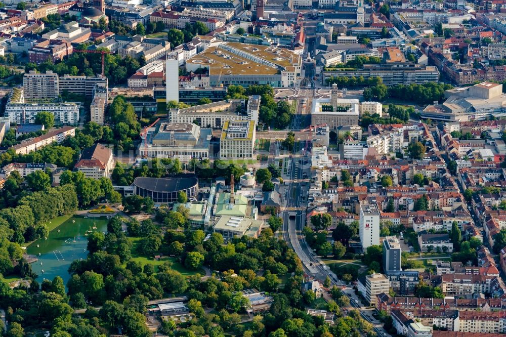 Luftbild Karlsruhe - Stadtzentrum im Innenstadtbereich in Karlsruhe im Bundesland Baden-Württemberg, Deutschland