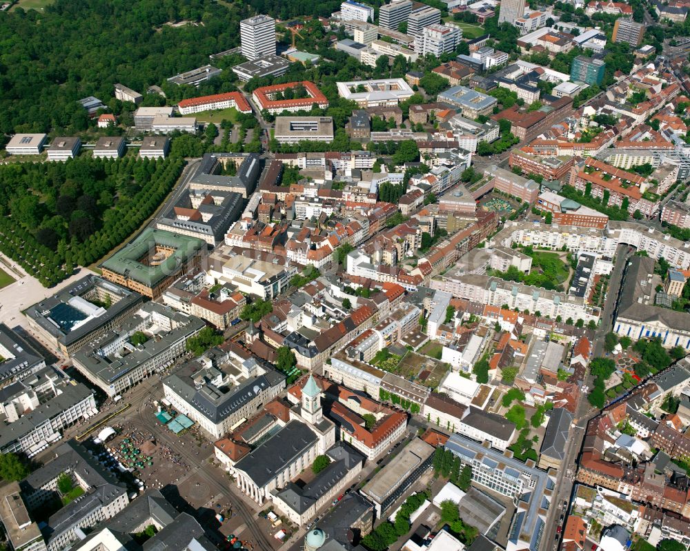 Luftaufnahme Karlsruhe - Stadtzentrum im Innenstadtbereich in Karlsruhe im Bundesland Baden-Württemberg, Deutschland