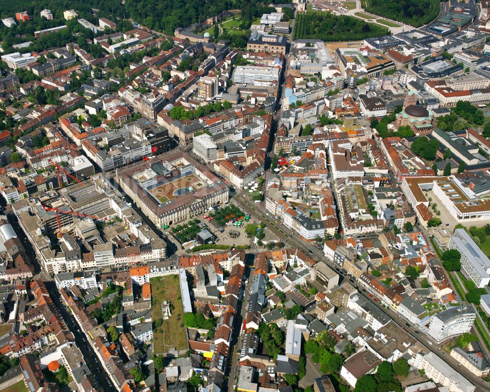 Karlsruhe von oben - Stadtzentrum im Innenstadtbereich in Karlsruhe im Bundesland Baden-Württemberg, Deutschland