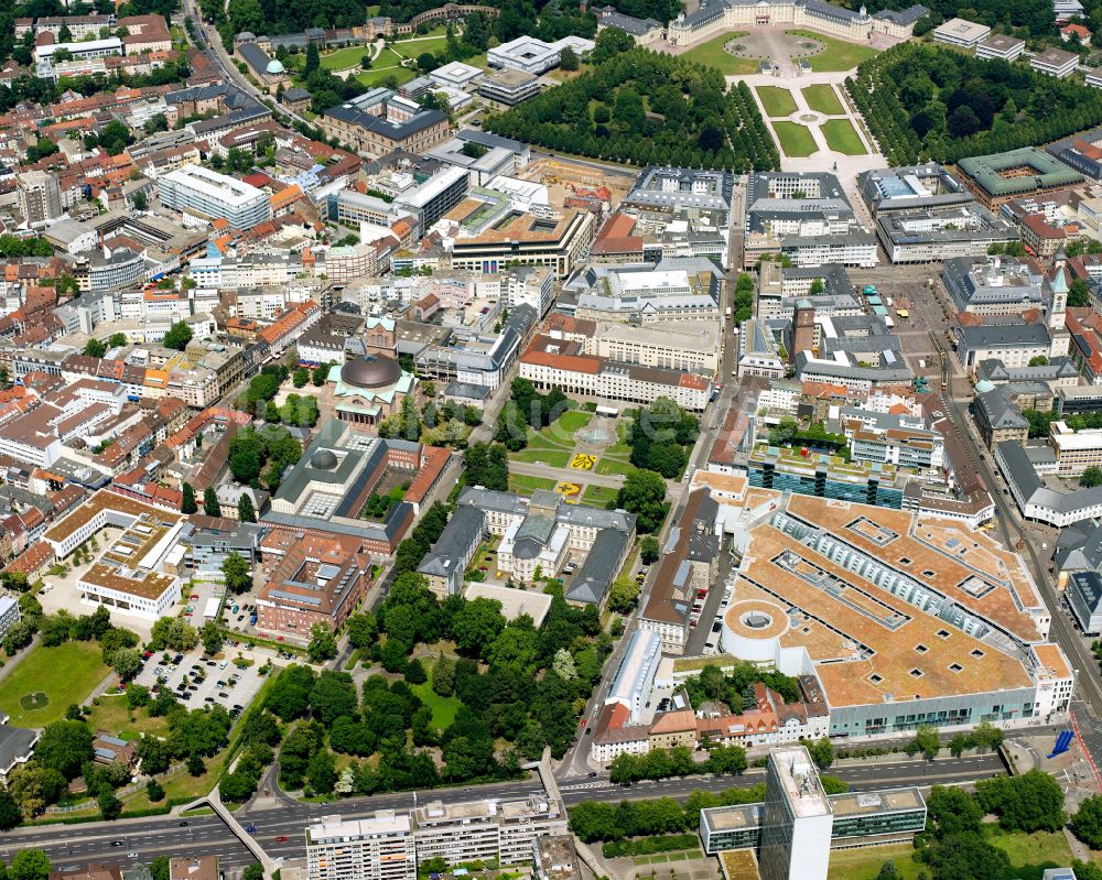 Karlsruhe von oben - Stadtzentrum im Innenstadtbereich in Karlsruhe im Bundesland Baden-Württemberg, Deutschland