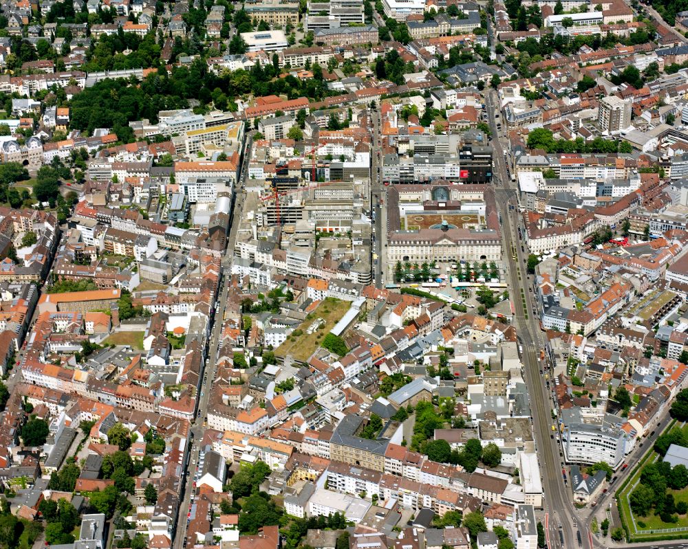 Karlsruhe aus der Vogelperspektive: Stadtzentrum im Innenstadtbereich in Karlsruhe im Bundesland Baden-Württemberg, Deutschland