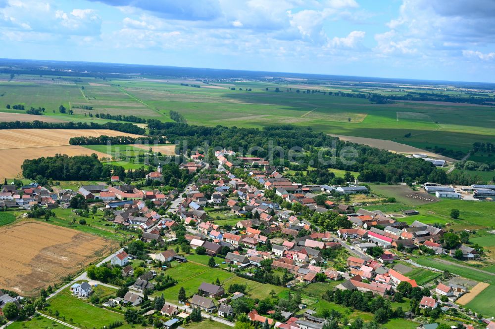 Luftaufnahme Karow - Stadtzentrum im Innenstadtbereich in Karow im Bundesland Sachsen-Anhalt, Deutschland