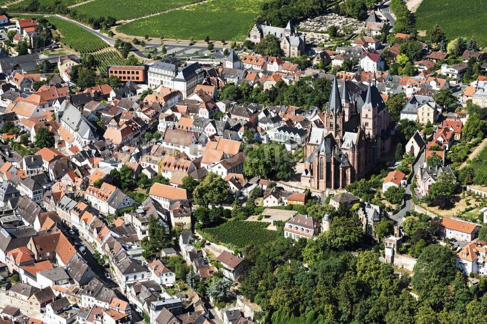 Luftaufnahme Oppenheim - Stadtzentrum im Innenstadtbereich mit der Katharinenkirche in Oppenheim im Bundesland Rheinland-Pfalz, Deutschland