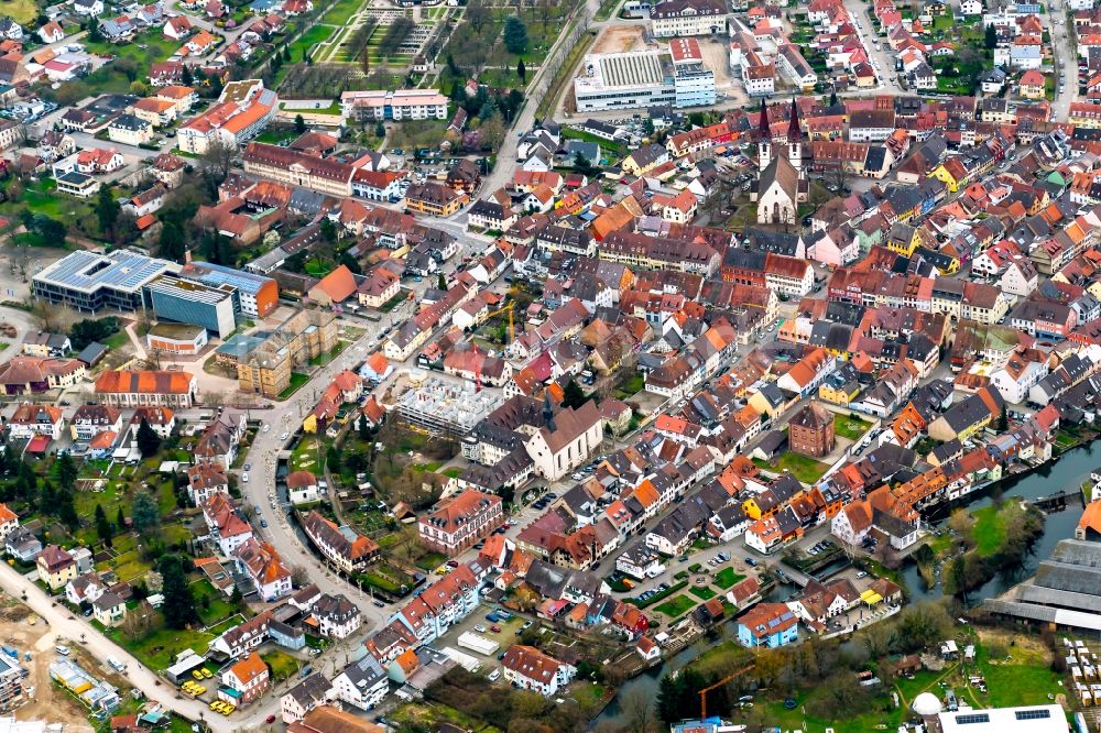 Luftaufnahme Kenzingen - Stadtzentrum im Innenstadtbereich in Kenzingen im Bundesland Baden-Württemberg, Deutschland