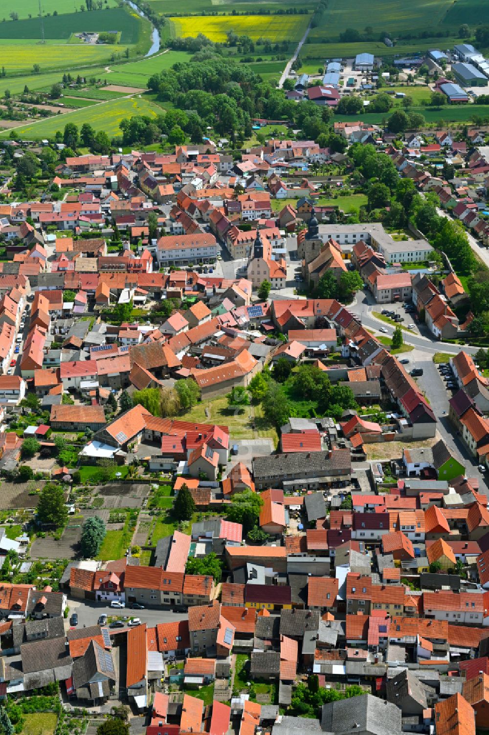 Kindelbrück aus der Vogelperspektive: Stadtzentrum im Innenstadtbereich in Kindelbrück im Bundesland Thüringen, Deutschland