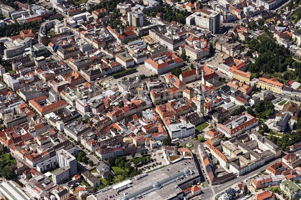 Klagenfurt aus der Vogelperspektive: Stadtzentrum im Innenstadtbereich in Klagenfurt in Kärnten, Österreich