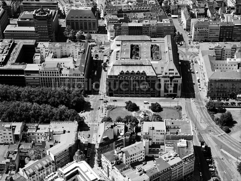 Düsseldorf aus der Vogelperspektive: Stadtzentrum im Innenstadtbereich an der Königsallee in Düsseldorf im Bundesland Nordrhein-Westfalen, Deutschland