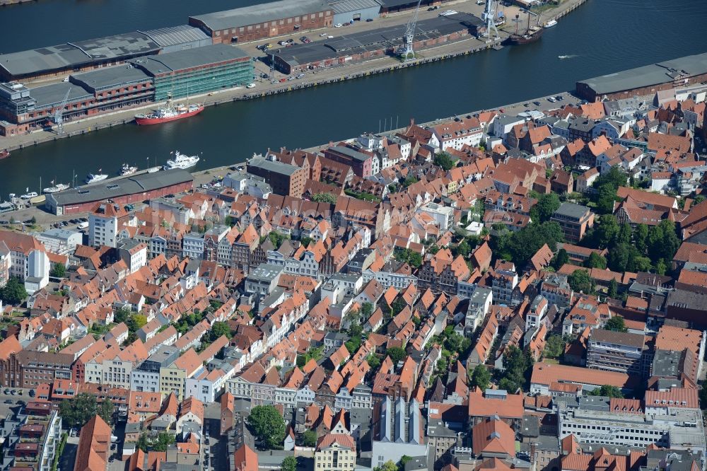 Luftbild Lübeck - Stadtzentrum im Innenstadtbereich in Lübeck im Bundesland Schleswig-Holstein