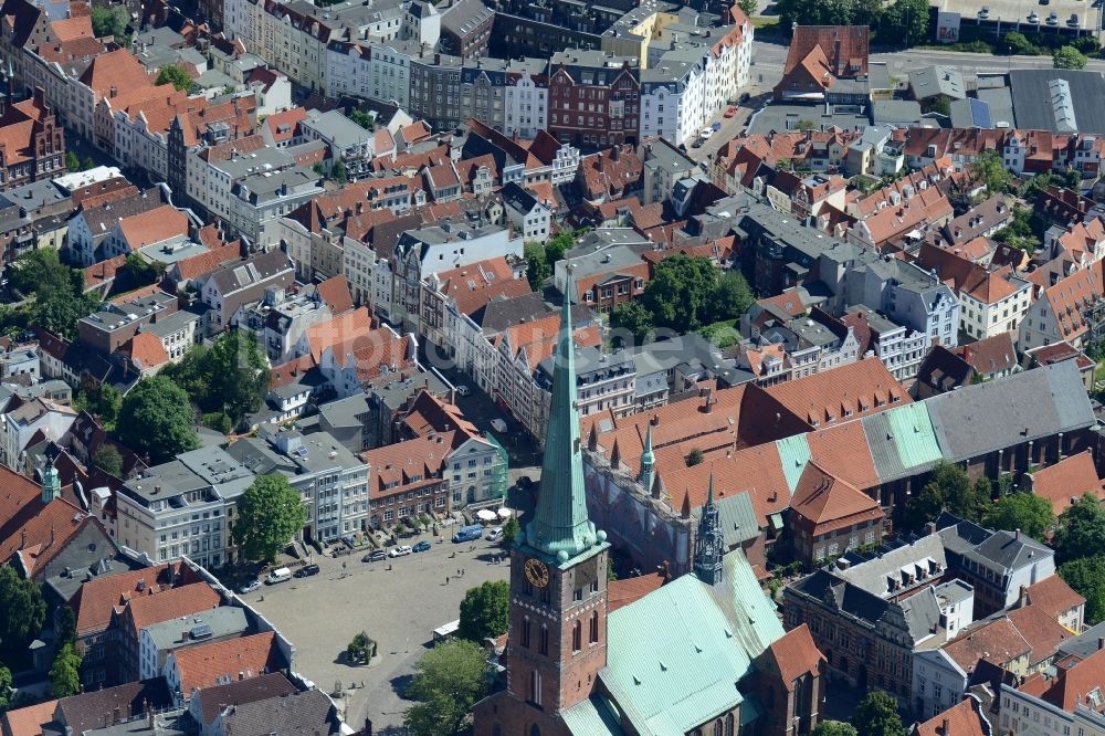 Lübeck aus der Vogelperspektive: Stadtzentrum im Innenstadtbereich in Lübeck im Bundesland Schleswig-Holstein