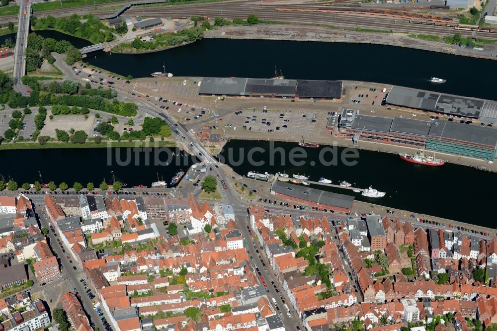 Luftaufnahme Lübeck - Stadtzentrum im Innenstadtbereich in Lübeck im Bundesland Schleswig-Holstein