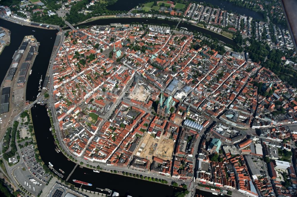 Luftbild Lübeck - Stadtzentrum im Innenstadtbereich in Lübeck im Bundesland Schleswig-Holstein