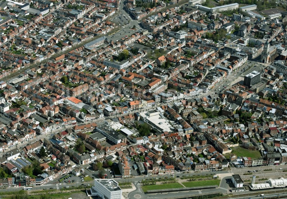 Luftaufnahme Lens - Stadtzentrum im Innenstadtbereich in Lens in Nord-Pas-de-Calais Picardie, Frankreich