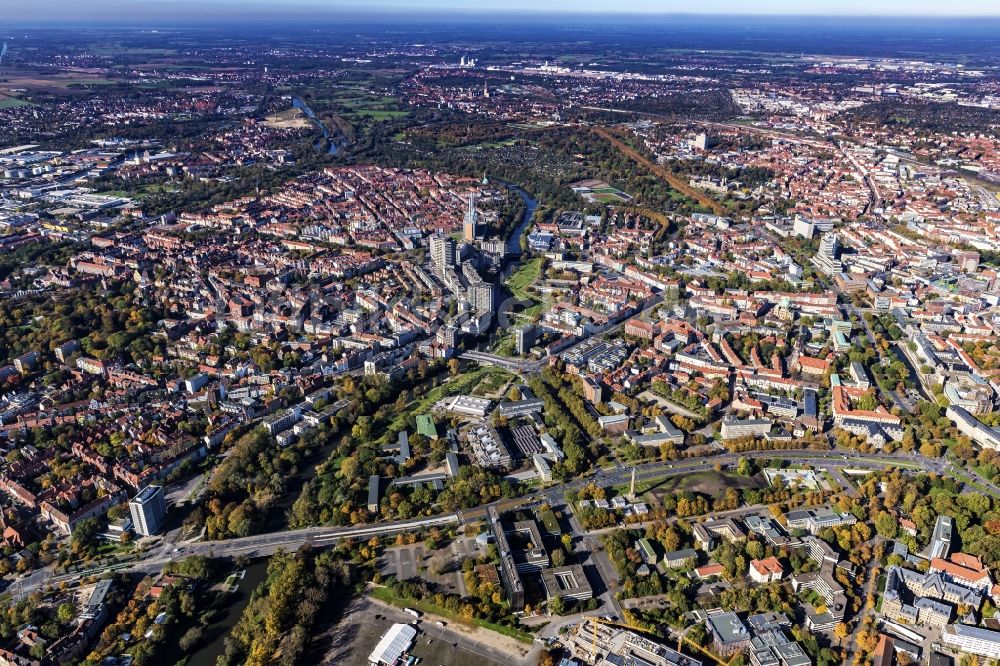 Luftaufnahme Hannover - Stadtzentrum im Innenstadtbereich Linden in Hannover im Bundesland Niedersachsen, Deutschland