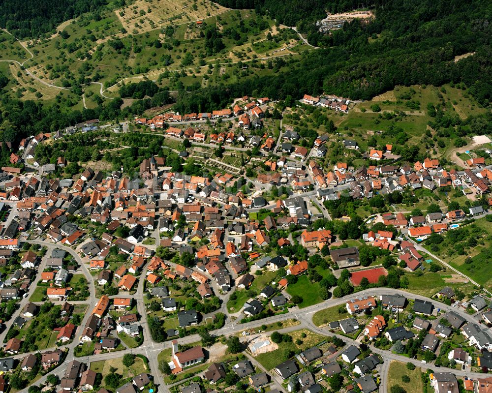 Luftaufnahme Loffenau - Stadtzentrum im Innenstadtbereich in Loffenau im Bundesland Baden-Württemberg, Deutschland