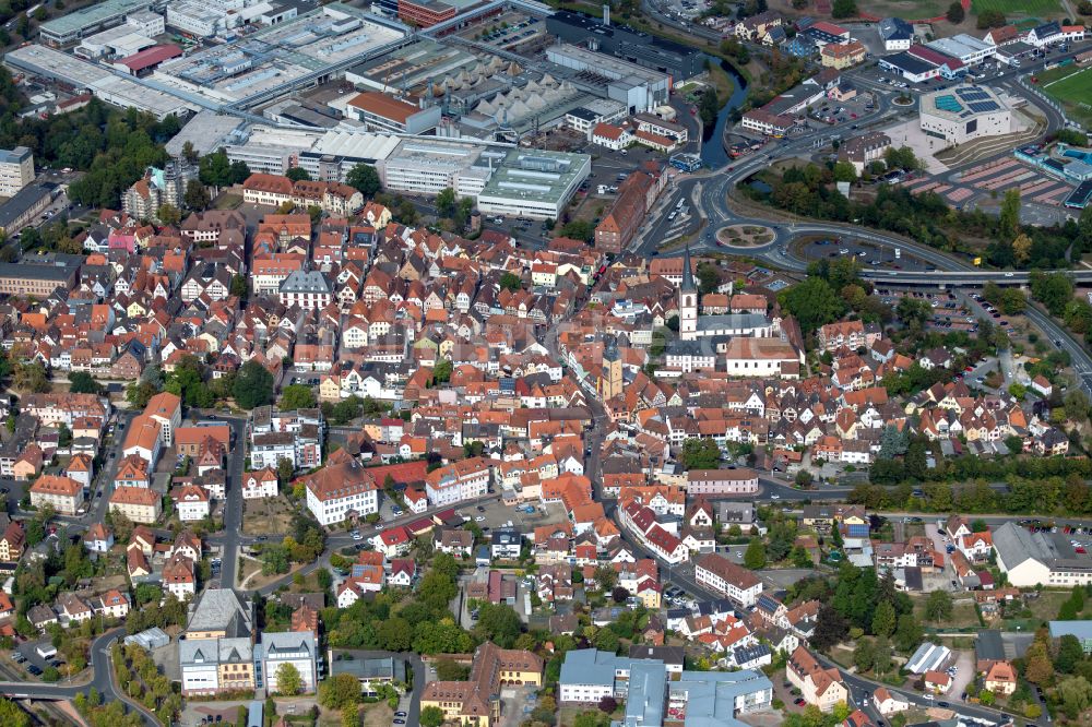 Lohr am Main aus der Vogelperspektive: Stadtzentrum im Innenstadtbereich in Lohr am Main im Bundesland Bayern, Deutschland