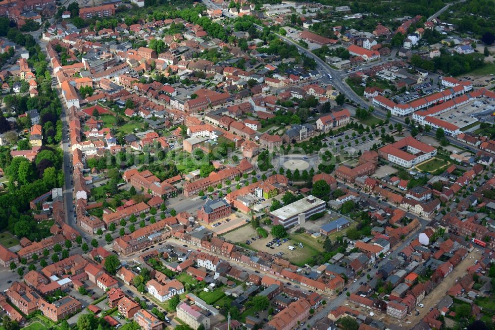 Luftaufnahme Ludwigslust - Stadtzentrum im Innenstadtbereich in Ludwigslust im Bundesland Mecklenburg-Vorpommern