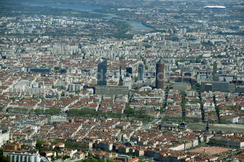 Lyon von oben - Stadtzentrum im Innenstadtbereich in Lyon in Auvergne Rhone-Alpes, Frankreich