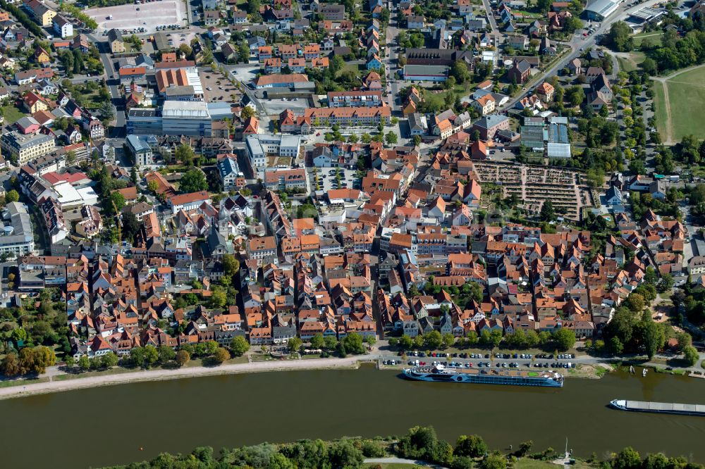 Marktheidenfeld aus der Vogelperspektive: Stadtzentrum im Innenstadtbereich in Marktheidenfeld im Bundesland Bayern, Deutschland