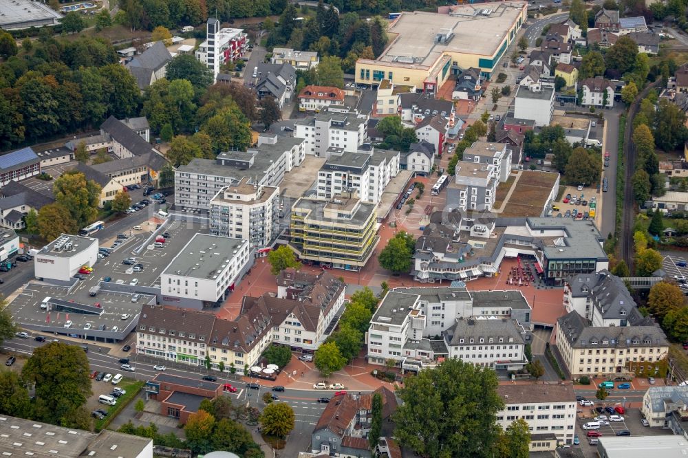 Luftaufnahme Kreuztal - Stadtzentrum im Innenstadtbereich am Marktplatz in Kreuztal im Bundesland Nordrhein-Westfalen, Deutschland