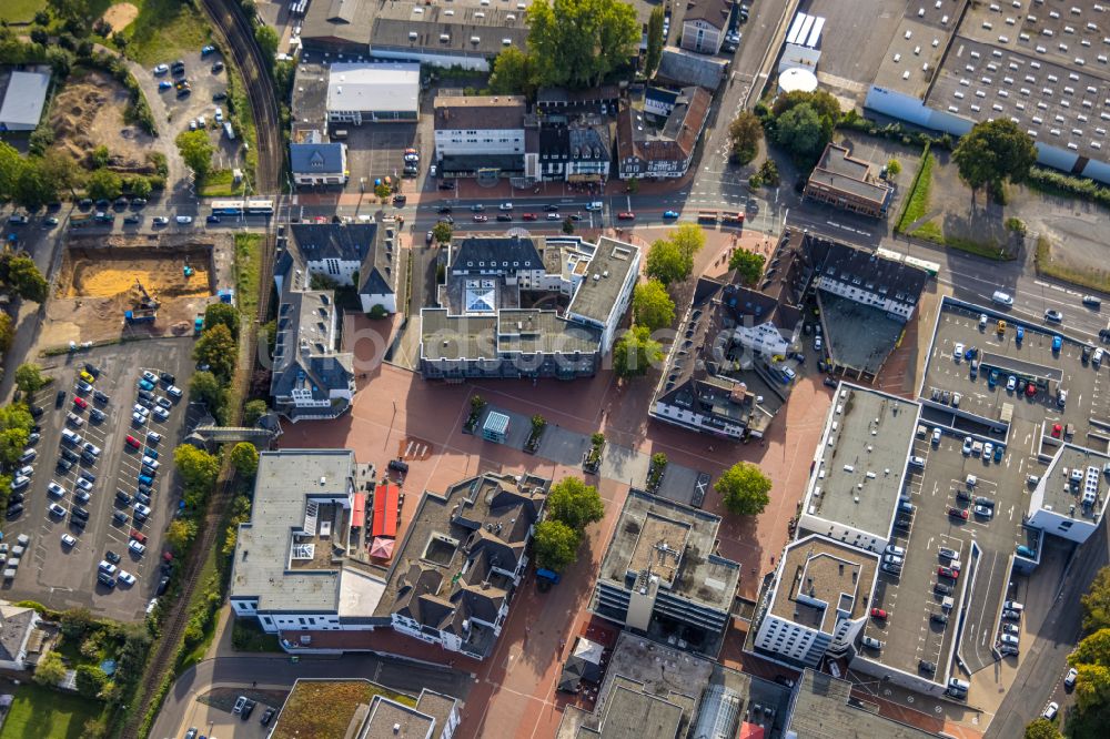 Kreuztal aus der Vogelperspektive: Stadtzentrum im Innenstadtbereich am Marktplatz in Kreuztal im Bundesland Nordrhein-Westfalen, Deutschland