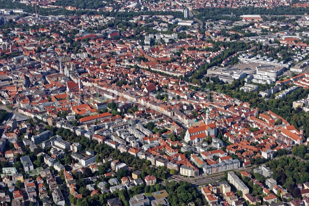 Augsburg von oben - Stadtzentrum im Innenstadtbereich der Maximilianstraße in Augsburg im Bundesland Bayern