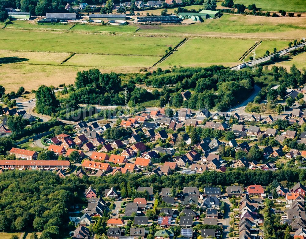 Mildstedt von oben - Stadtzentrum im Innenstadtbereich in Mildstedt im Bundesland Schleswig-Holstein, Deutschland