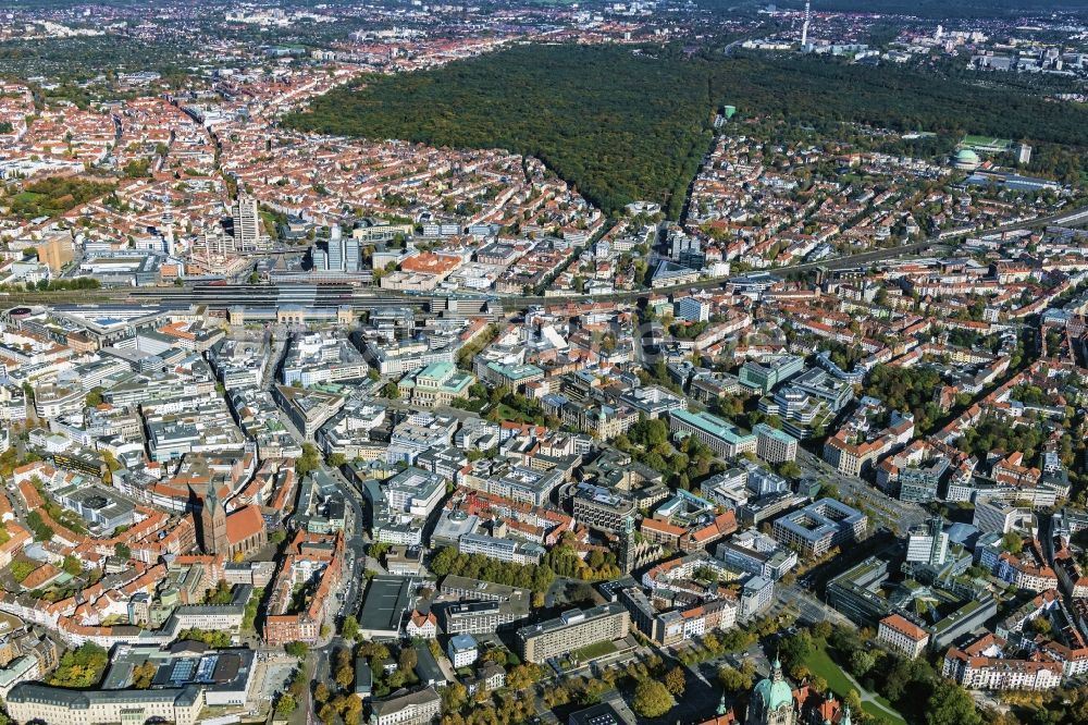 Luftaufnahme Hannover - Stadtzentrum im Innenstadtbereich Mitte in Hannover im Bundesland Niedersachsen, Deutschland