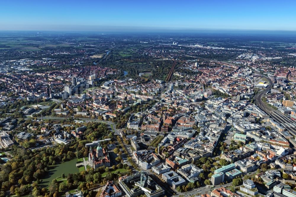 Hannover von oben - Stadtzentrum im Innenstadtbereich Mitte in Hannover im Bundesland Niedersachsen, Deutschland