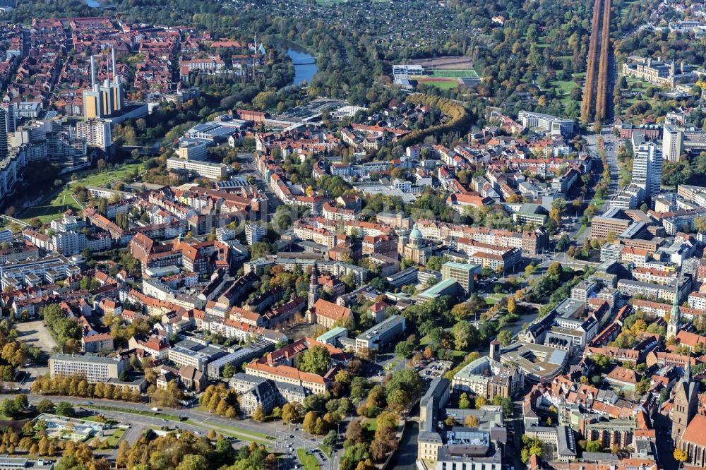 Hannover aus der Vogelperspektive: Stadtzentrum im Innenstadtbereich Mitte in Hannover im Bundesland Niedersachsen, Deutschland