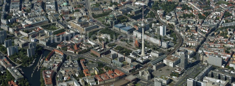 Berlin aus der Vogelperspektive: Stadtzentrum im Innenstadtbereich Mitte im Osten in Berlin