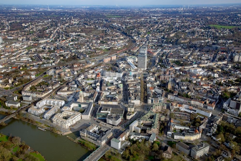 Mülheim an der Ruhr aus der Vogelperspektive: Stadtzentrum im Innenstadtbereich in Mülheim an der Ruhr im Bundesland Nordrhein-Westfalen