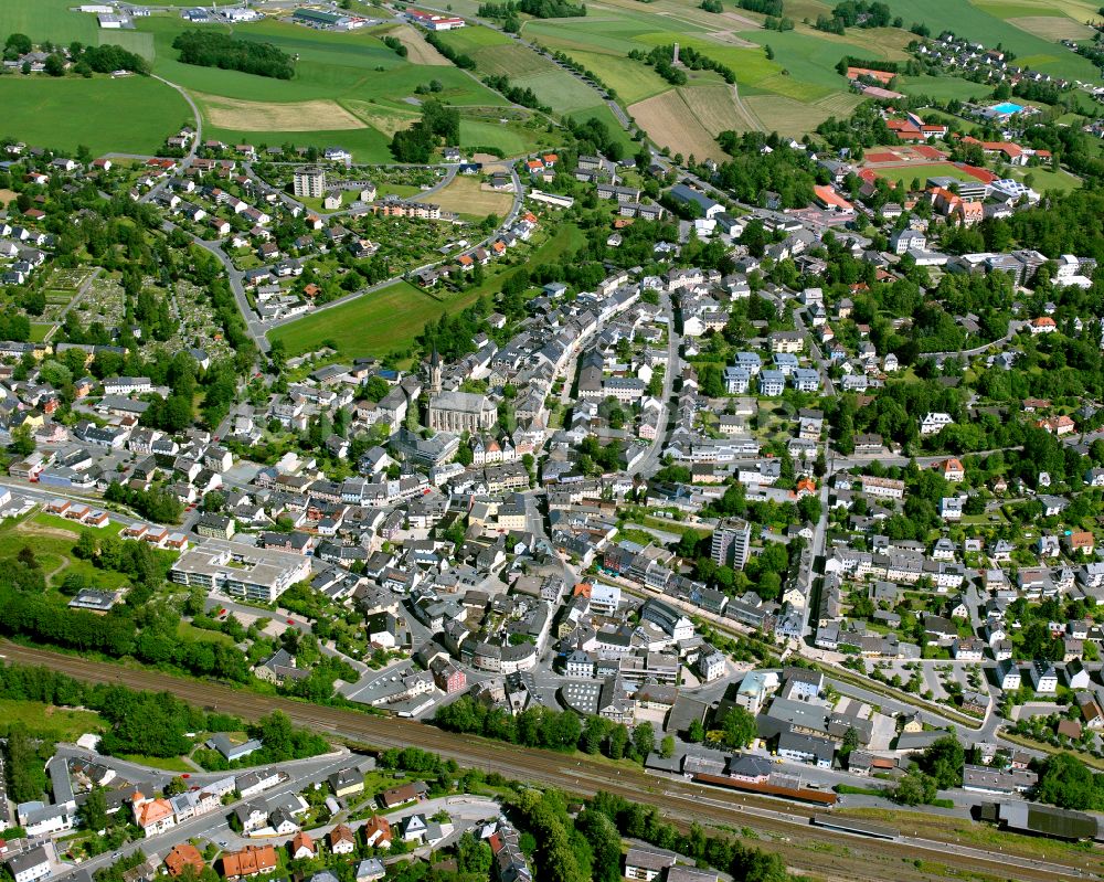 Münchberg aus der Vogelperspektive: Stadtzentrum im Innenstadtbereich in Münchberg im Bundesland Bayern, Deutschland