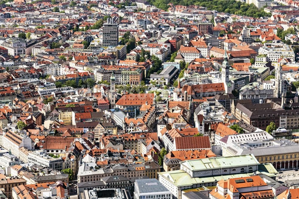 Luftaufnahme München - Stadtzentrum im Innenstadtbereich in München im Bundesland Bayern, Deutschland