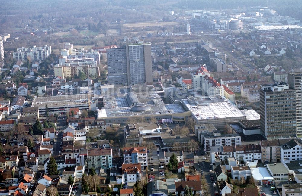 Luftaufnahme Neu-Isenburg - Stadtzentrum im Innenstadtbereich in Neu-Isenburg im Bundesland Hessen, Deutschland